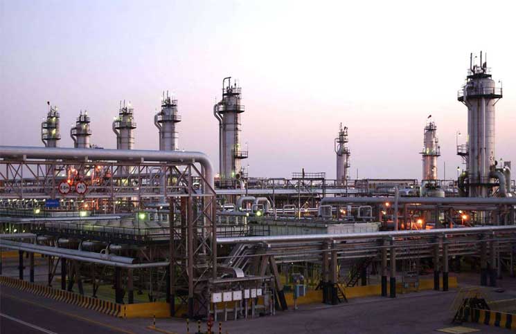 أسعار النفط تتراجع بعد استئناف إمدادات أرامكو