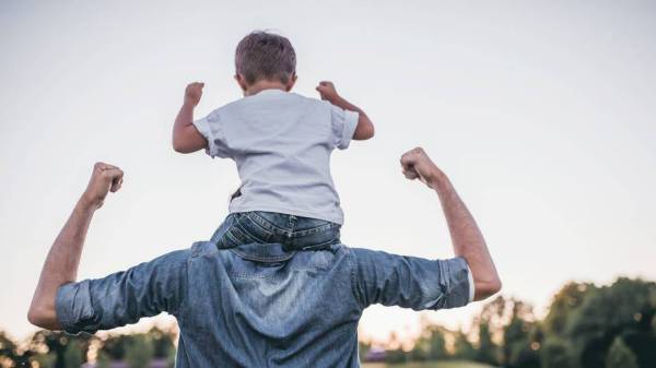 دراسة: صحبة الآباء تزيد ذكاء الأطفال