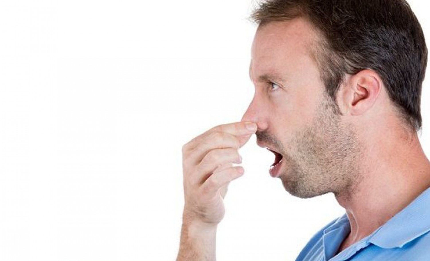 У мужчины плохо пахнет пах. Неприятный запах изо рта. Плохой запах. Несвежее дыхание.