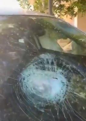 فيديو.. معلمة تتعرض لاعتداء أثناء ذهابها إلى المدرسة بسيارتها الخاصة في تبوك