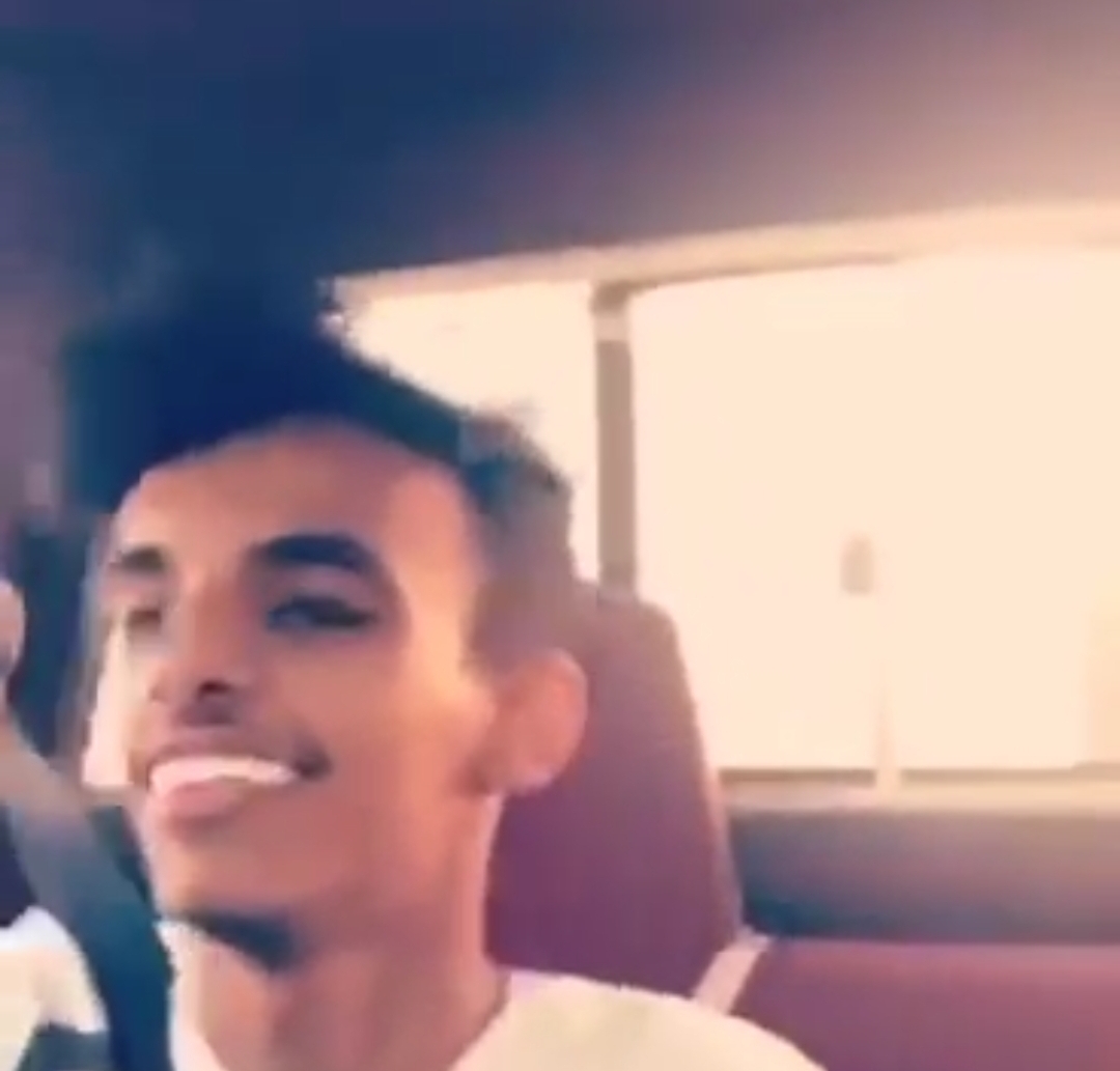 شاب سعودي يوثق لحظة حادثه في البر