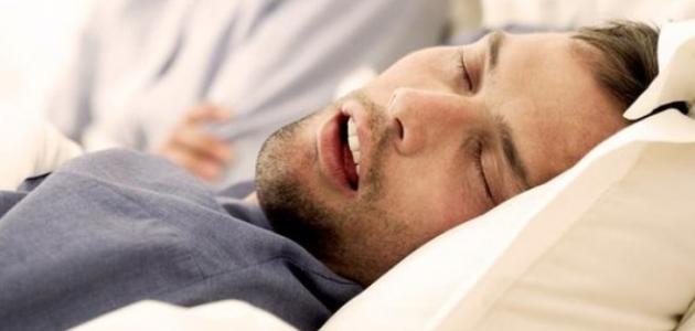 توقف التنفس أثناء النوم.. لحظات “مزعجة” يمكن تجنبها