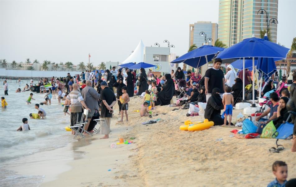 “أمانة جدة” تغلق شاطئ الإسكندرية وتمنع السباحة فيه احترازياً