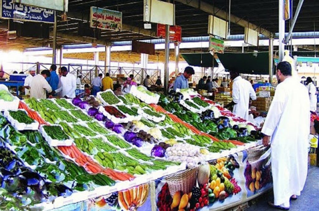 أسباب ارتفاع أسعار بعض الخضروات والفواكه في عدة أسواق بالمملكة