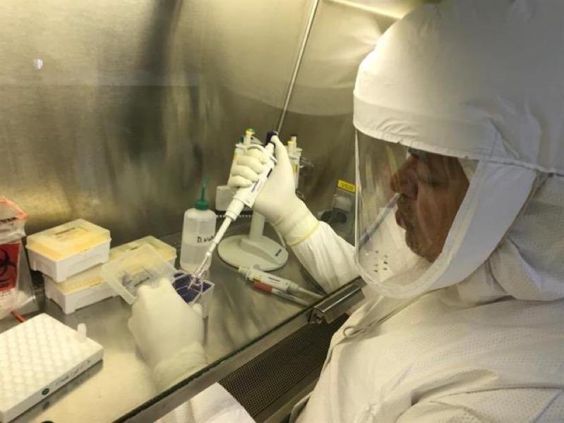 جامعة الملك عبد العزيز تنجح في عزل فيروس كورونا على الخلايا