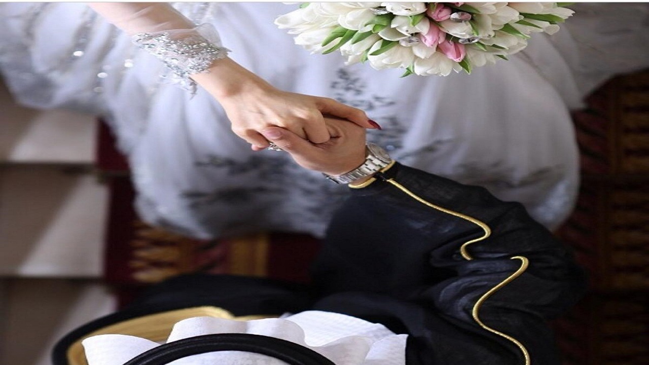 مواطن يقيم حفل زفافه عبر ” انستقرام ” ويستقبل المهنئين في بث مباشر