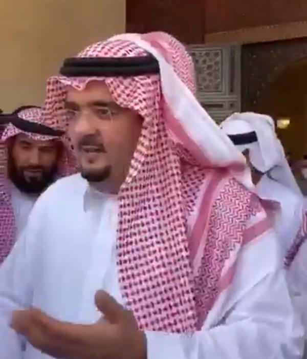 فيديو.. أول ظهور للأمير عبد العزيز بن فهد بعد العـملية الجـراحية