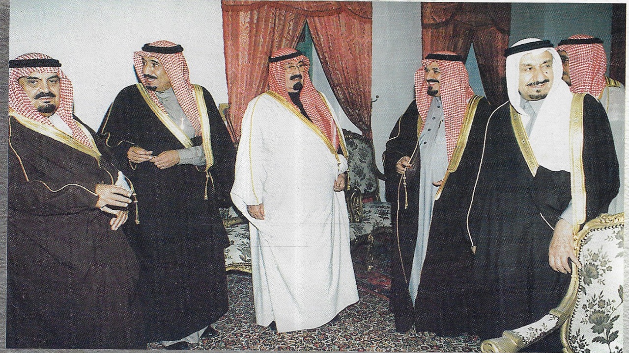 شاهد.. أبناء الملك عبدالعزيز في قصر المربع