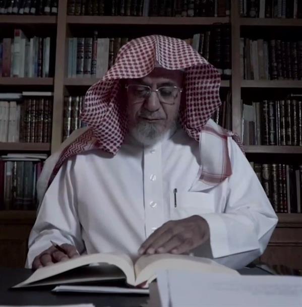 اعتمد على 3 أمور.. الشيخ صالح بن حميد يحكي عن الطريقة التي اتبعها والده في تربيته (فيديو)