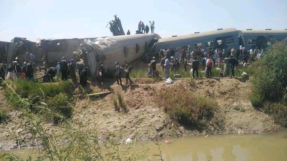 مفاجأة في حـادث القطار المصري.. السائق ترك القيادة لمساعده ليلحق بموعد