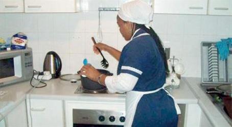 “أبشر” توضح كيفية نقل خدمات العمالة المنزلية وشروط تنفيذ الخدمة