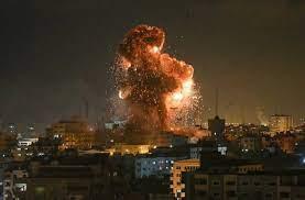 طيران الاحتلال الإسرائيلي يستهدف عدد من المواقع في قطاع غزة