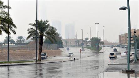 طقس السبت: أمطار رعدية مصحوبة برياح نشطة وزخات من البرد على بعض مناطق المملكة
