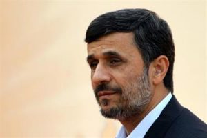 "أحمدي نجاد" يترشح مجددًا في انتخابات الرئاسة الإيرانية
