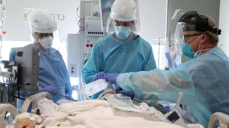 سلطنة عمان تسجل 817 إصابة جديدة بفيروس كورونا