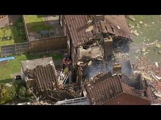 انفجار يتسبب في تدمير منزل ببريطانيا وإصـابة شخصين