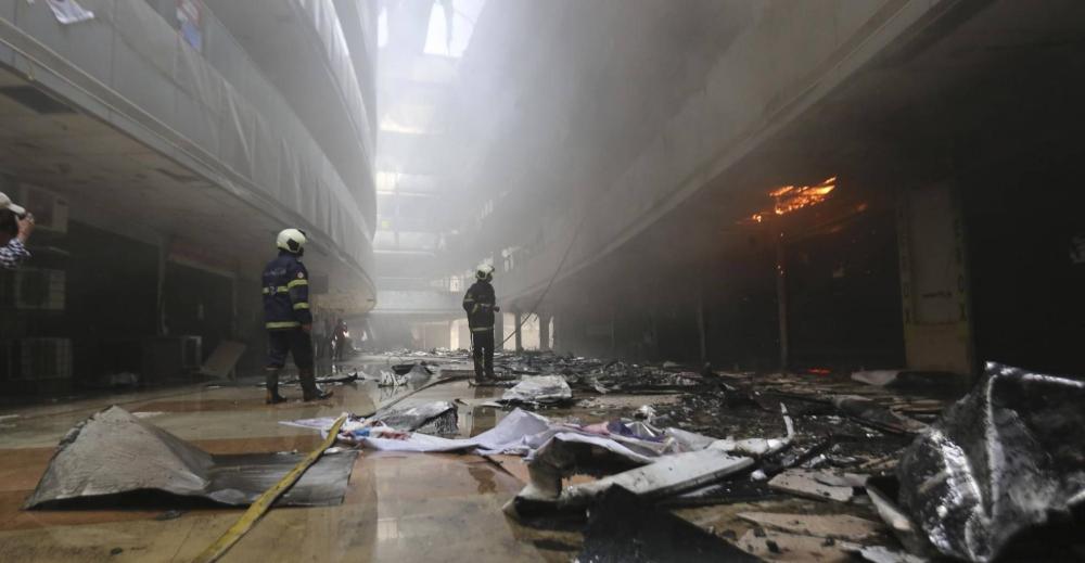 حريق يودي بحياة 16 مصاباً بكورونا وممرضتين في إحدى مستشفيات الهند