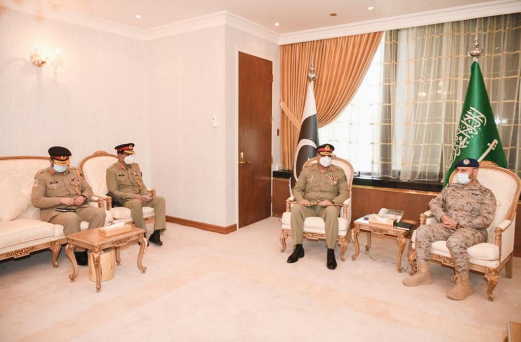 رئيس هيئة الأركان العامة يستقبل قائد الجيش الباكستاني