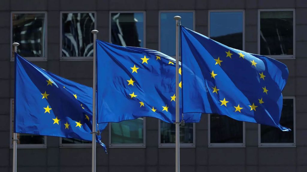 رئيسة المفوضية الأوروبية: الاتحاد الأوروبي مستعد للتنازل عن حماية الملكية الفكرية للقاحات كورونا