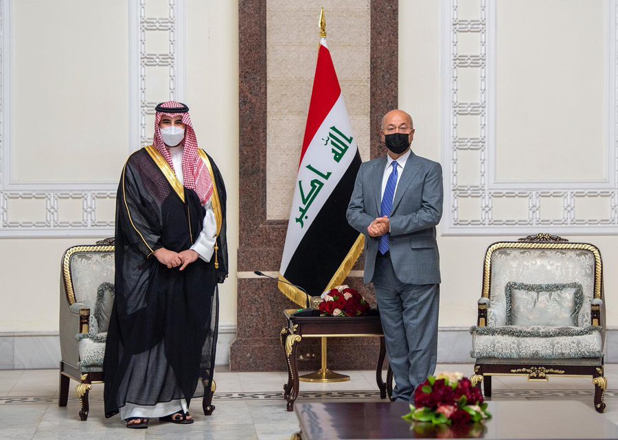 نائب وزير الدفاع يقوم بزيارة رسمية إلى العراق التقى خلالها الرئاسات الثلاث ووزير الدفاع العراقي