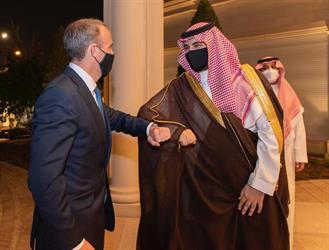 الأمير خالد بن سلمان يلتقي وزير خارجية بريطانيا ويبحث معه العلاقات الثنائية