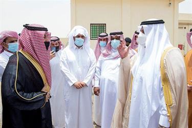 نائب أمير الرياض يؤدي صلاة الميت على الشهيد “القحطاني” في مبنى مكافحة المخدرات