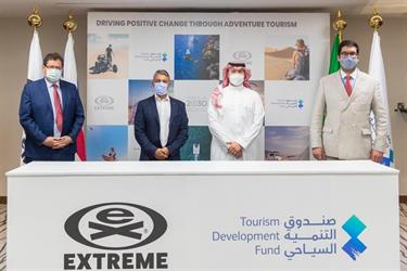 صندوق التنمية السياحي يوقع اتفاقية شراكة استثمارية لتطوير وتفعيل وجهات سياحية نوعية تشمل القطاعات المتنوعة