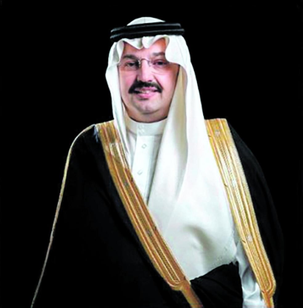 أمير عسير يطلع على مراحل تنفيذ مشروعات أمانة المنطقة
