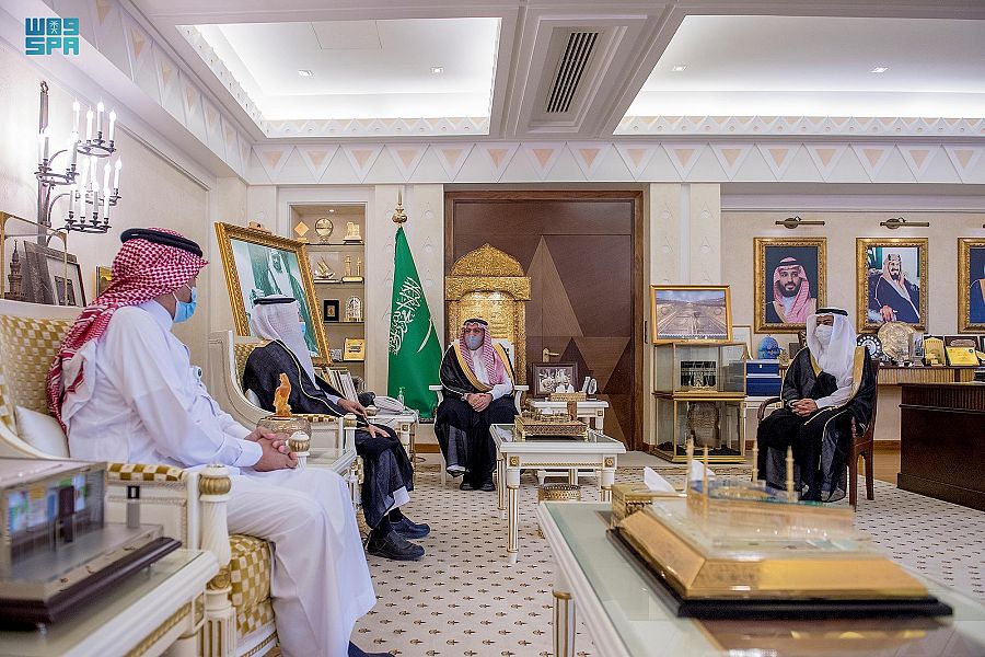 الأمير فيصل بن مشعل يتسلّم تقريرًا عن حملة “أرض القصيم خضراء”