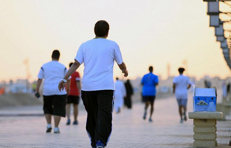 المشي 40 دقيقة يخفض الضغط وخطر الإصابة بأمراض القلب