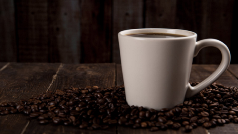 دراسة تكشف خطر القهوة على البصر