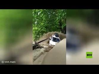 فيضانات تغمر مدينة يالطا الروسية