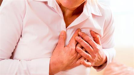 استشاري يوجه نصائح لمرضى القلب لتجنب النوبات المفاجئة خلال الصيف