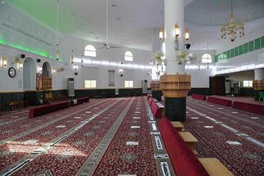 الشؤون الإسلامية تعيد افتتاح 6 مساجد بعد تعقيمها في 5 مناطق بعد ثبوت 6 حالات إصابة كورونا بين صفوف المصلين