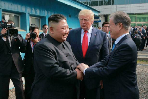 الكوريتان تتوافقان على إعادة روابط الاتصال بينهما