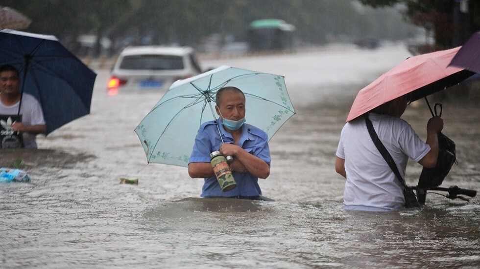 الرئيس الصيني يحذر من وضع “خطير جدا” بسبب الفيضانات وسط الصين