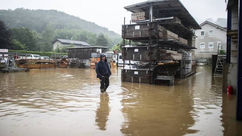بلجيكا توقف حركة النقل بسبب الفيضانات الغير المسبوقة