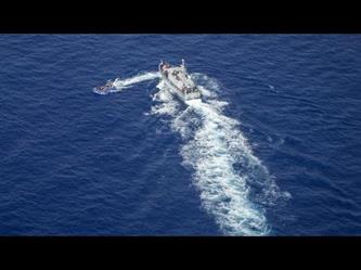 مطاردة بين قوات خفر السواحل الليبية وقارب ينقل مهاجرين في المتوسط