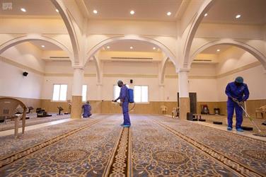 الشؤون الإسلامية تعيد افتتاح 8 مساجد بعد تعقيمها في 4 مناطق