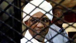 السودان يقرر تسليم البشير واثنين من مساعديه للمحكمة الجنائية الدولية