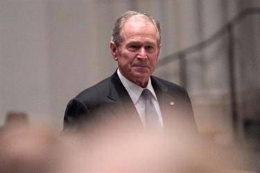 الرئيس الأمريكي الأسبق بوش يعبر عن حزنه العميق بشأن الوضع في أفغانستان