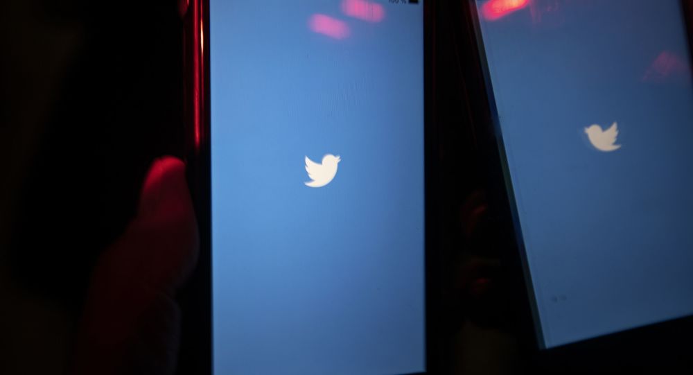 «تويتر» يوقف عملية توثيق حسابات مستخدميه مجدداً