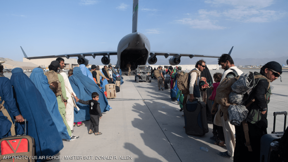 معلومات عن هجوم “وشيك” على مطار كابل يهدد عمليات الإجلاء