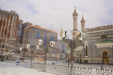 ‏”رئاسة الحرمين”: 250 مروحة رذاذ تلطف أجواء المسجد ‏الحرام