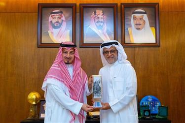 “المسحل” يشكر الشيخ سلمان آل خليفة لإشادته بإطلاق استراتيجية تحول كرة القدم السعودية