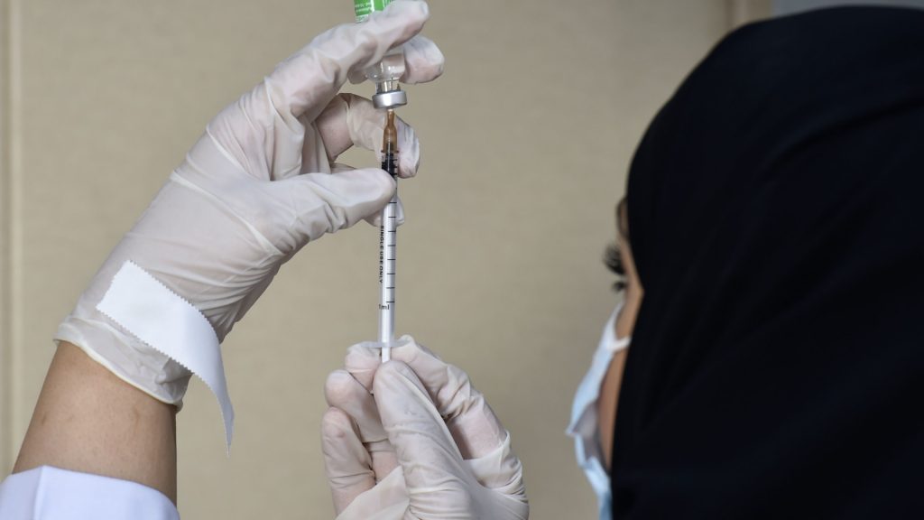 الصحة: عند الإصابة بـ”كورونا” بعد تلقي الجرعتين لا حاجة لأخذ اللقاح مرة أخرى