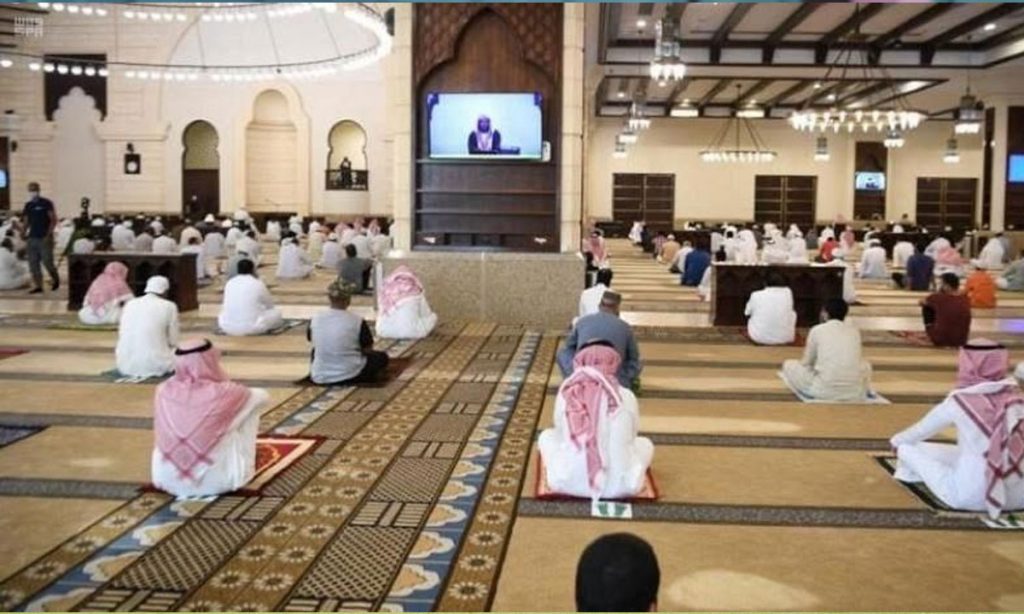 خطباء المساجد يؤكدون: تعليق التمائم من الخرافات والبدع.. والتمسك بالتوحيد سبيل النجاة