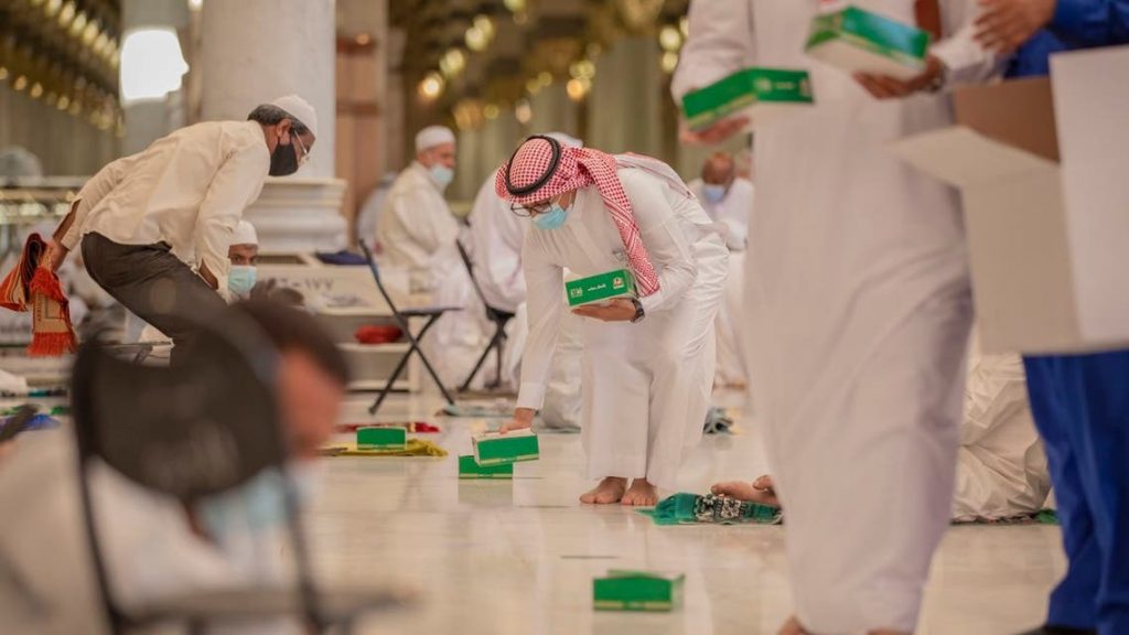 “شؤون المسجد النبوي” توقع اتفاقية تعاون لتقديم وجبات مجانية للصائمين