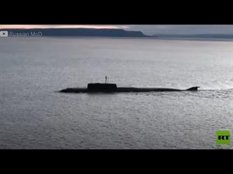غواصة نووية روسية تطلق صاروخًا مجنحًا في بحر بارنتس