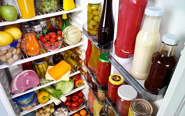 لماذا لا يُفضّل تخزين الفواكه والخضروات لفترة طويلة في الثلاجة؟.. أخصائية تٌجيب (فيديو)